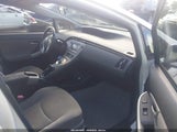 Toyota Prius Two JTDKN3DU8D5651751 fotografie
