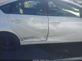 Toyota Prius Two JTDKN3DU8D5651751 снимка
