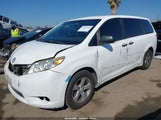 Toyota Sienna 5TDKA3DC1BS002075 снимка