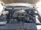Lincoln Town Car Signature 1LNHM82W91Y611232 снимка