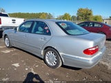 Mercedes-Benz E 320 4M WDBJF82J1YX033730 снимка