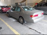 Toyota Camry Le JT2BG22K7Y0507934 снимка