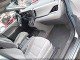 Toyota Sienna Le 8 Passenger 5TDKZ3DC1HS836736 снимка