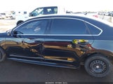 Volkswagen Passat 1.8T R-Line 1VWAT7A3XGC045658 photo