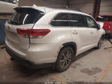 Toyota Highlander Xle 5TDJZRFH2HS393214 снимка