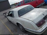Buick Riviera 1G4EZ11C8KU417917 снимка