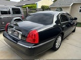 Lincoln Town Car Signature Limited 1LNHM82W87Y629228 photo
