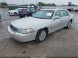 Lincoln Town Car Signature Limited 1LNHM82WX5Y606448 снимка