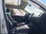 Volkswagen Tiguan 2.0T Wolfsburg Edition WVGRV7AX8HK019095 fotografie