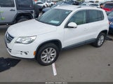 Volkswagen Tiguan Se/Sel WVGBV75N59W003019 снимка