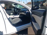 Honda Accord Hybrid Touring 1HGCV3F96NA002392 fotografie