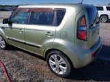 Kia Soul + KNDJT2A2XB7304177 снимка