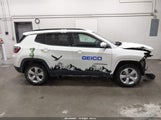 Jeep Compass Latitude 4X4 3C4NJDBB9LT192597 снимка