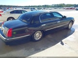 Lincoln Town Car Signature 1LNFM82WXWY689372 photo