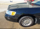 Lincoln Town Car Signature 1LNFM82WXWY689372 снимка