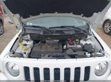 Jeep Patriot Latitude 1C4NJRFBXFD190343 снимка