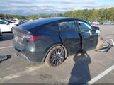 Tesla Model Y Performance Dual Motor All-Wheel Drive 7SAYGDEF6NF390827 fotografie