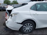 Toyota Camry Hybrid Le 4T1B31HK8JU001026 fotografie