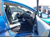 Toyota Prius C Two JTDKDTB32D1057144 снимка