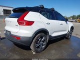 Volvo Xc40 T5 R-Design YV4162UM1M2404976 fotografie
