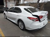 Toyota Camry Le 4T1B11HK0KU264702 photo