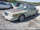 Lincoln Town Car Signature/Jack Nicklaus 1LNLM82W9PY773770 снимка