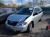 Chrysler Town & Country 1A4GJ45R77B180144 снимка