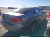 Volkswagen Passat 1.8T Limited Edition 1VWAT7A39FC109994 fotografie