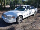 Lincoln Town Car Signature 1LNHM81V27Y614586 fotografie