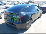 Tesla Model Y Long Range Dual Motor All-Wheel Drive 7SAYGAEE0RF010165 fotografie