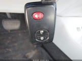 Toyota Prius Two JTDKN3DU4D5632596 снимка