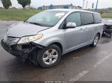 Toyota Sienna Le 8 Passenger 5TDKZ3DC1HS855836 снимка