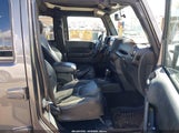 Jeep Wrangler Unlimited Smoky Mountain 4X4 1C4HJWEG9HL640100 fotografie