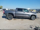 Toyota Tundra Limited 5.7L V8 5TFHW5F12JX775570 fotografie