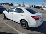 Toyota Corolla Le 5YFBURHE6JP759194 снимка