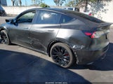 Tesla Model Y Performance Dual Motor All-Wheel Drive 5YJYGDEF9MF097922 fotografie
