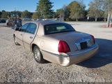 Lincoln Town Car Signature 1LNFM82WXWY733645 fotografie