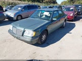 Mercedes-Benz E 320 WDBEA32E0RC108724 снимка