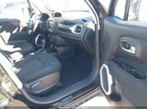 Jeep Renegade Latitude Fwd ZACNJABB6LPL04579 fotografie
