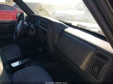 Jeep Cherokee Sport 1J4FF48S2YL185615 снимка