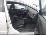 Hyundai Elantra Se 5NPD74LF6JH321212 снимка