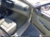 Toyota Camry Le 4T1BE32K13U236997 снимка