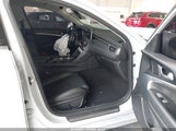 Genesis G70 2.0T Advanced KMTG64LA9KU042513 снимка