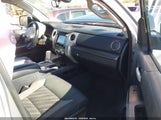 Toyota Tundra Sr5 5.7L V8 5TFUW5F16JX770998 fotografie