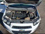 Chevrolet Sonic Ls Auto 1G1JA6SH9G4155570 снимка