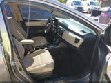 Toyota Corolla Le 2T1BURHE5FC456981 снимка