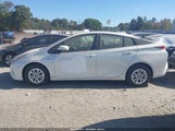Toyota Prius Two JTDKBRFU8G3506329 снимка
