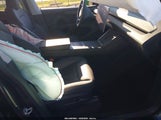 Tesla Model Y Long Range Dual Motor All-Wheel Drive/Long Range Launch Series 7SAYGDEE2TF364441 fotografie