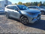 Toyota Highlander Xle 5TDGZRBH7NS206755 photo