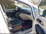 Chrysler Voyager Lxi 2C4RC1DG1LR146980 снимка